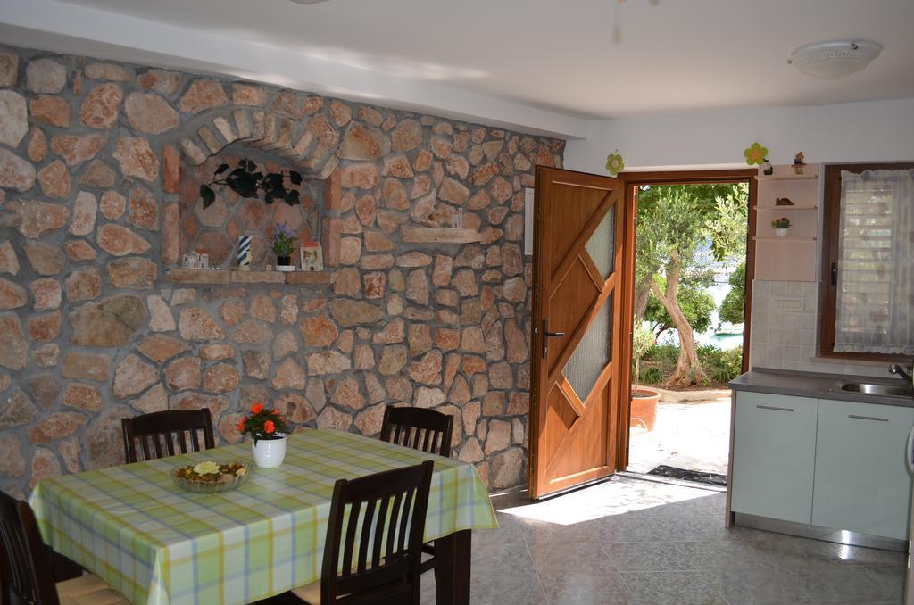 Apartments Lora Baska  Room photo